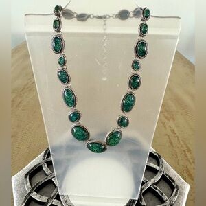 Napier vintage graduated green cabuchon necklace